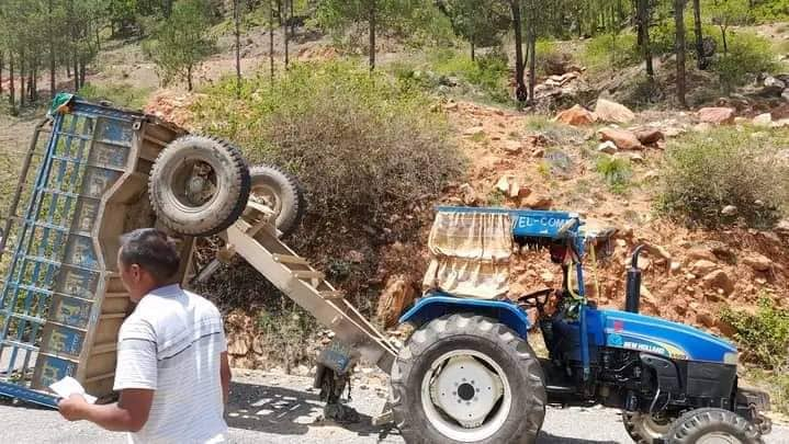 अछाममा मलामी बोकेको ट्याक्टर दुर्घटना, एक जनाको मृत्यु 